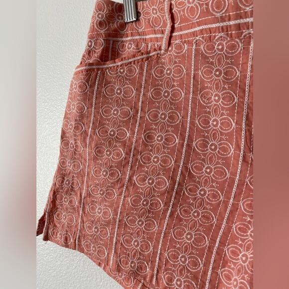 Loft BOHO Womens 8 Cottagecore Pink and White Embroidered 4" Shorts Beach Travel - Picture 2 of 11
